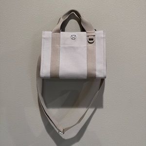 NWT LULULEMON TWO-TONE CANVAS TOTE BAG 4.5L